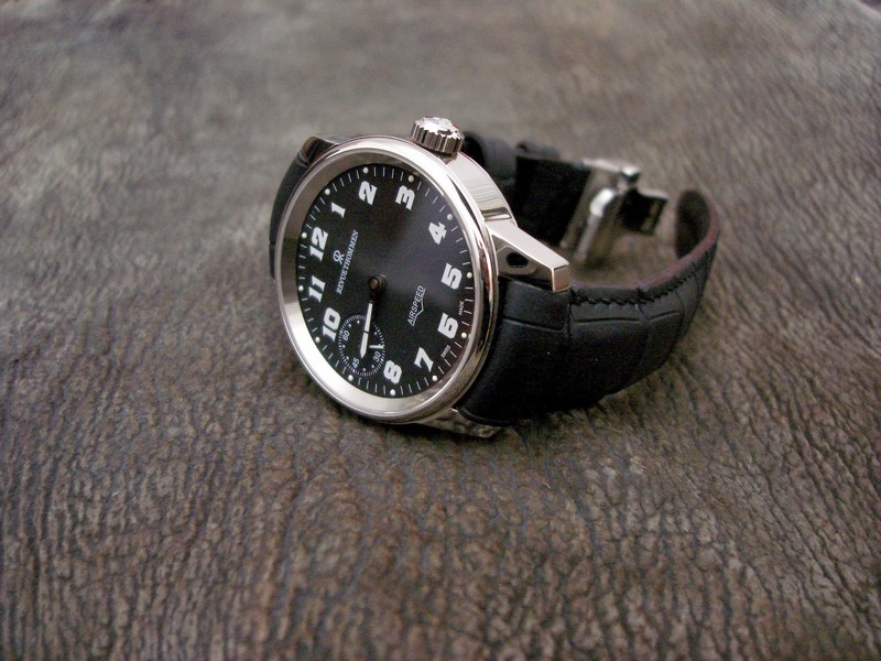 Revue Thommen Airspeed Mechanical on SuperMatte Alligator