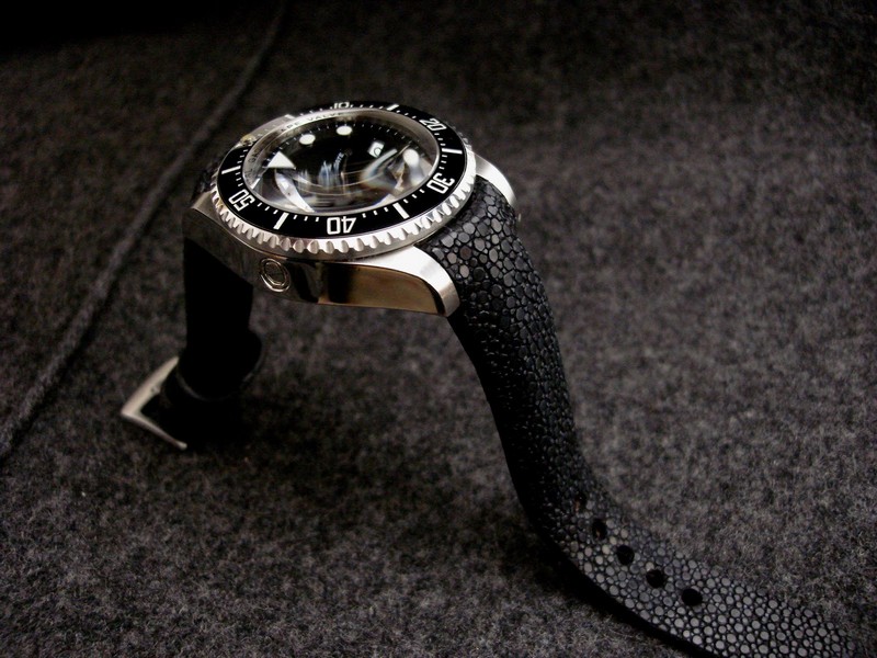 A First for Dangerous9straps - Stingray with our 'Thick Curved Lug System' (TCLS) upgrade!!