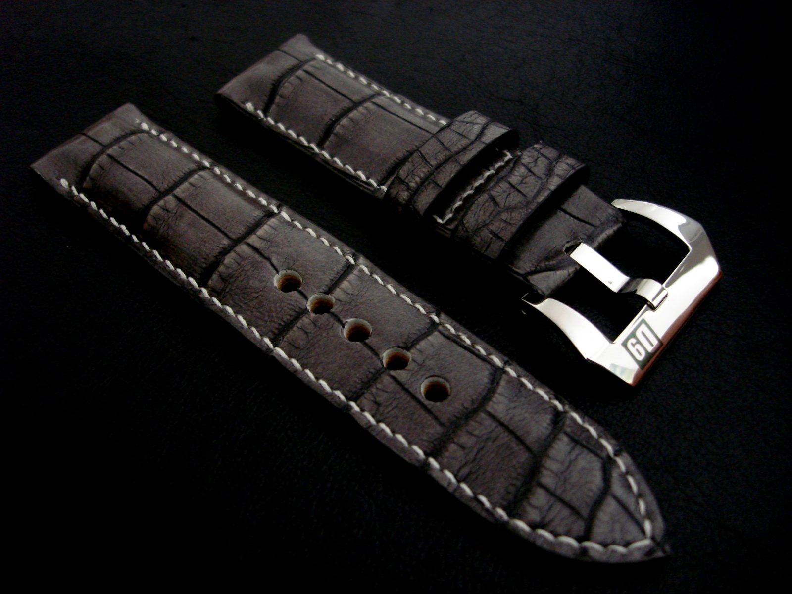 Straps Made from Etain Gris Alligator
