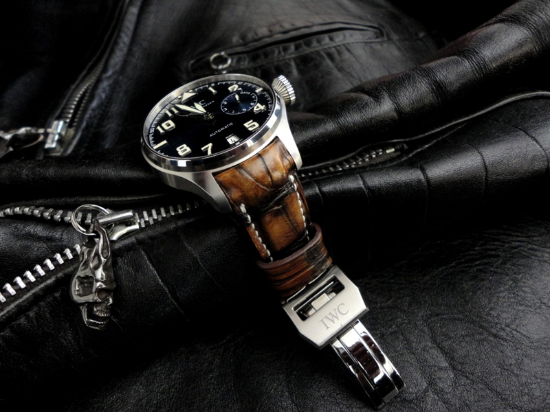 Hand Antiqued Alligator watch strap for IWC Big Pilot with Integrated Fit