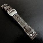 Tourbe-Brune-Alligator-watch-strap-for-IWC-Big-Pilot-with-Rivets-at-the-lugs-10