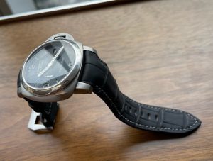 PAM312 on SuperMatte Carbon Black Alligator strap with integrated fitment