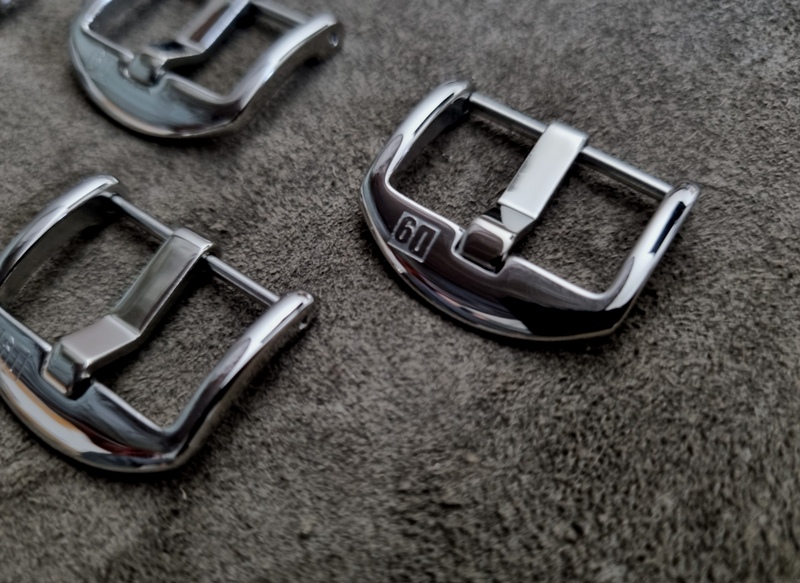New 22mm 'D9' Logo Thumbnail Buckles