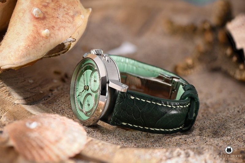 Benzinger GAP 1 on Hulk Green Ostrich Leg strap